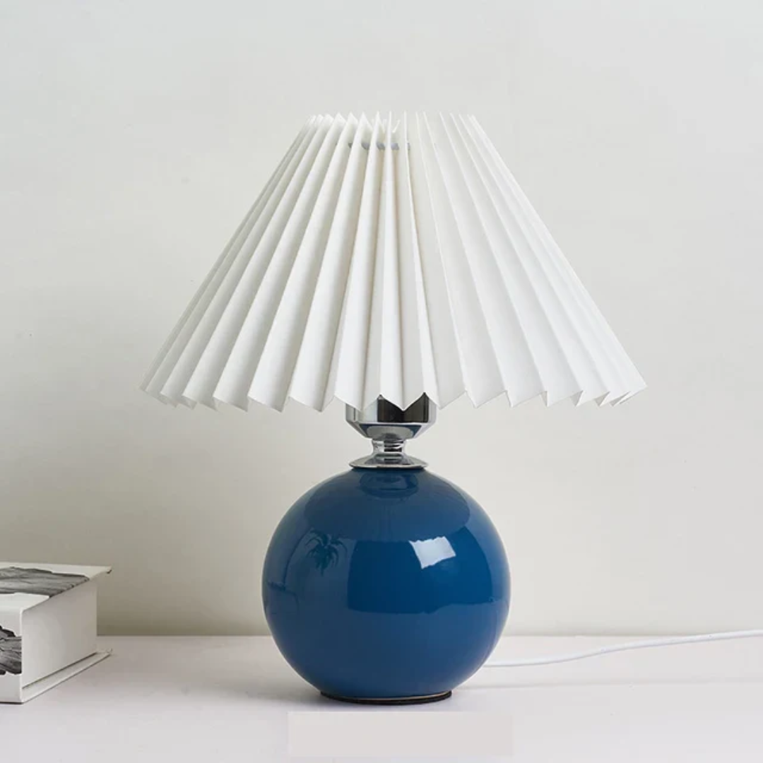 Anvera – Vintage Table Lamp with Pleated Glass Shade