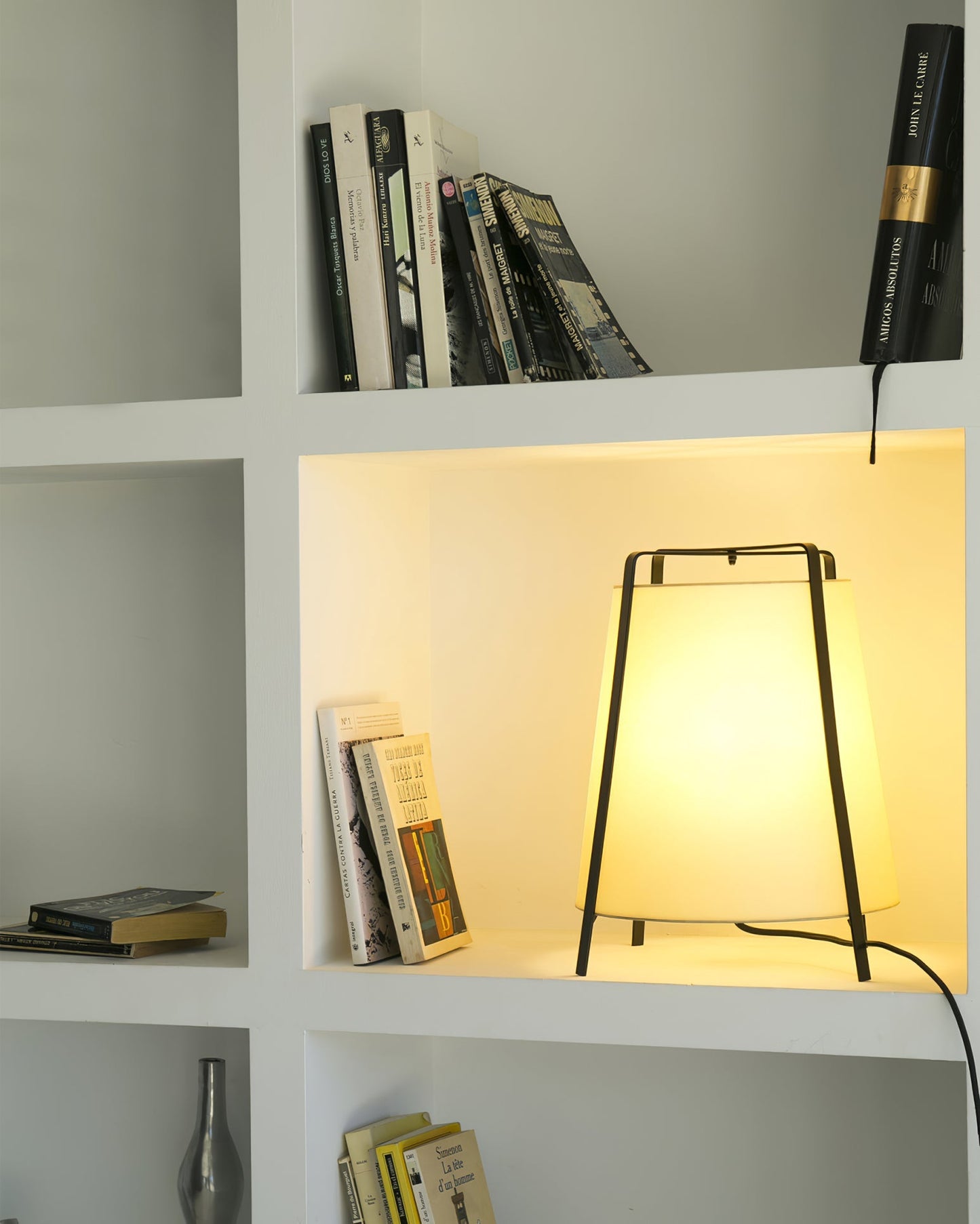 Emiko – LED Table Lamp with Stylish Oriental Design