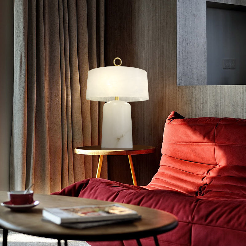 Leona – Vintage Alabaster Table Lamp with Luxury Design