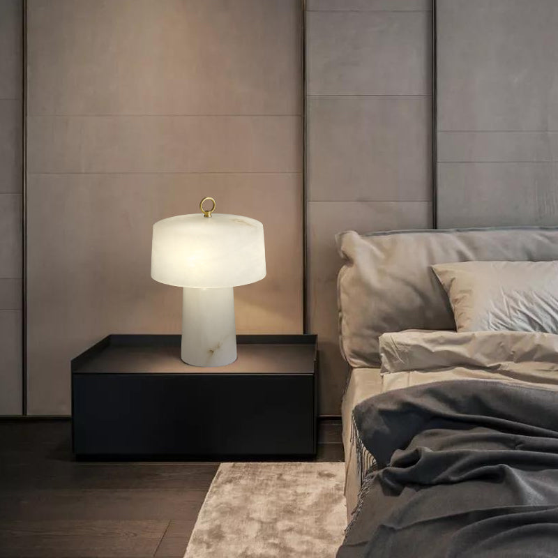 Leona – Vintage Alabaster Table Lamp with Luxury Design
