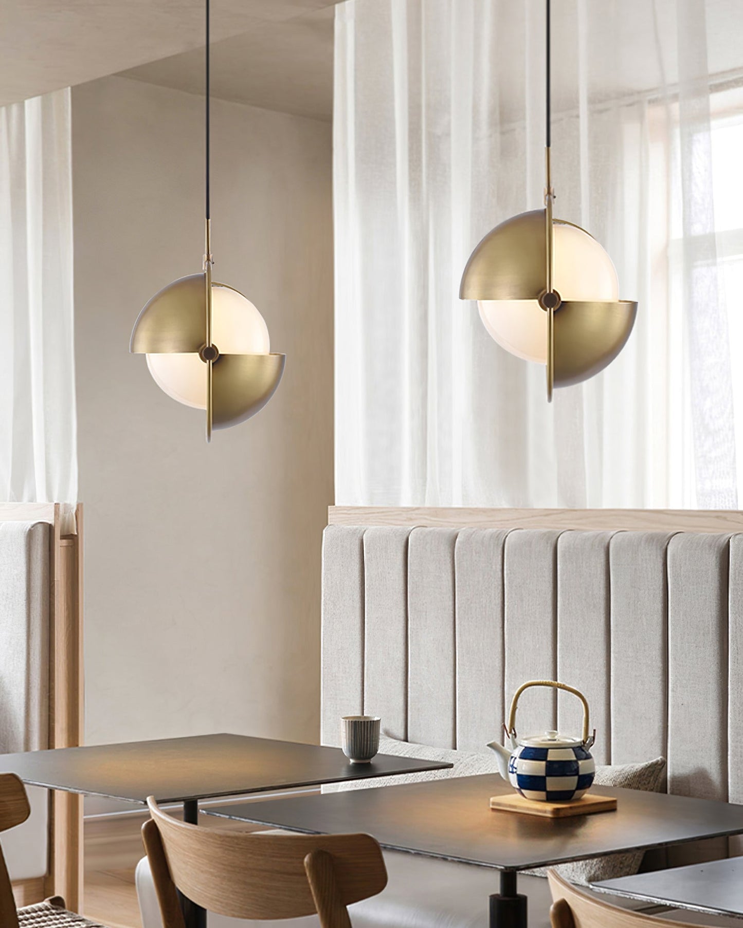 Aria - Adjustable Pendant Light with Playful Lampshade and Customizable Brightness